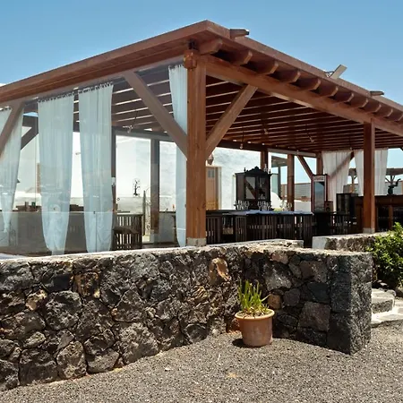 Isolina Boutique - Adults Recommended 4* Mácher