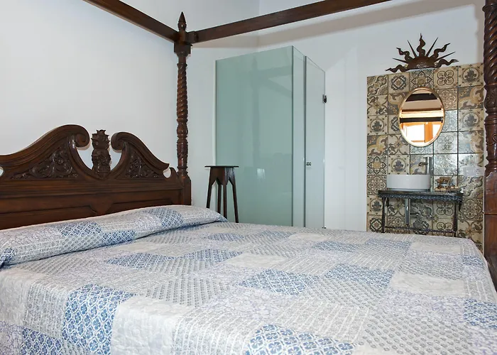 Isolina Boutique - Adults Recommended 4* Mácher